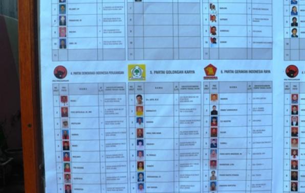 Pemilihan umum telah memanggil kita S'luruh rakyat menyambut gembira Hak demokrasi pancasila Manggar- Belitung Timur -